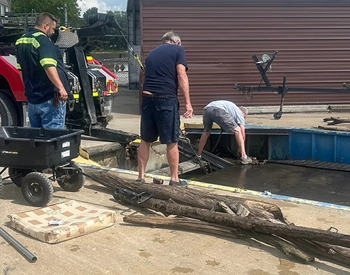 Keokuk Yacht Club's Repairing Rear Boat Lift Cable